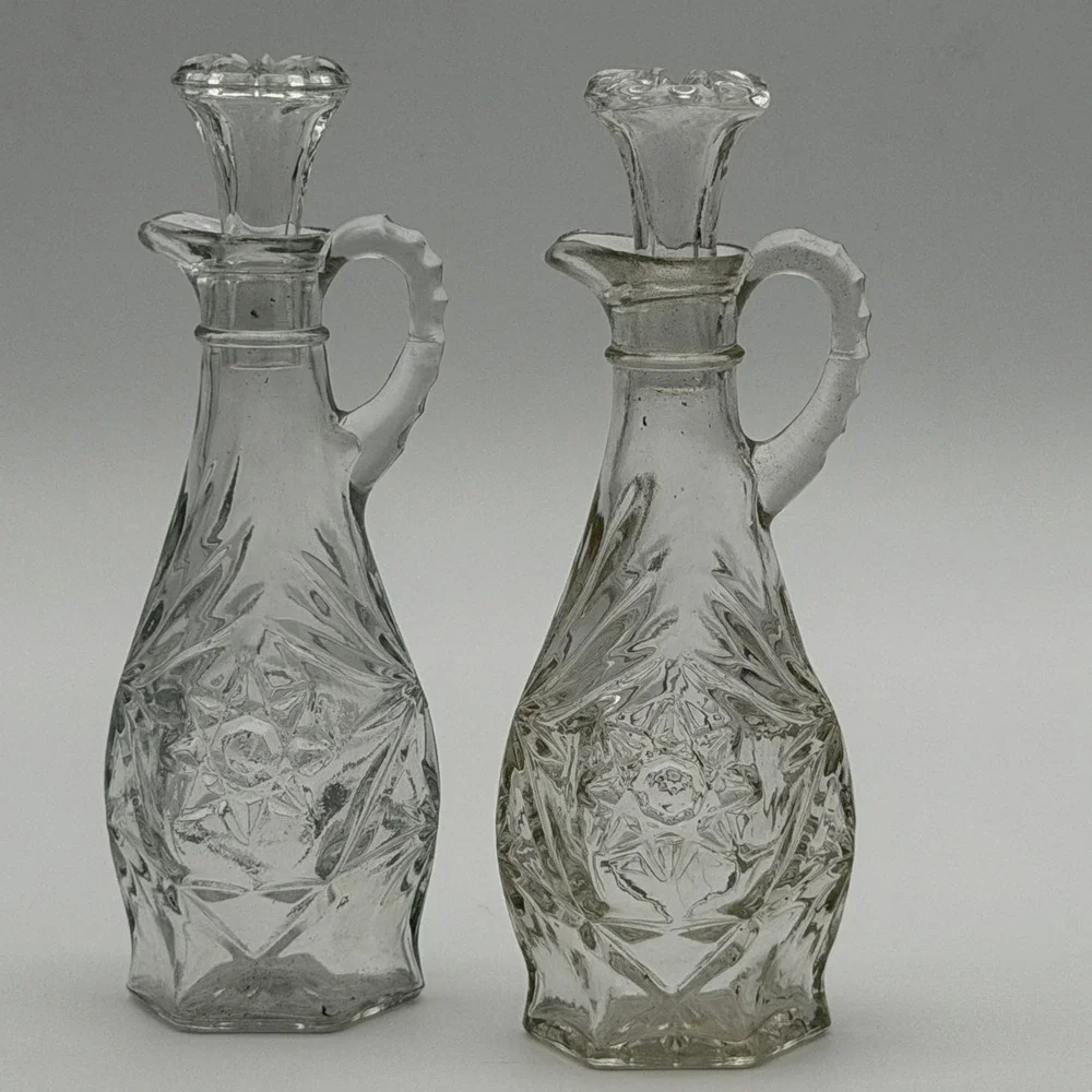 Vintage Clear‎ Pressed Glass Starburst Cruet Set with Stoppers Set of 2 7 inch